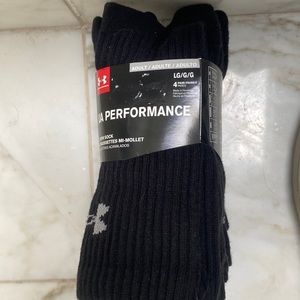 Adult Size Large 4 pairs Under Armour Crew Socks